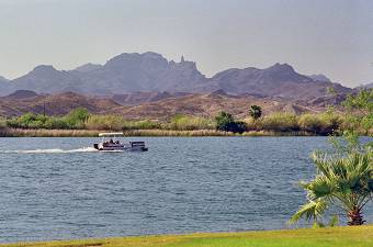 Idyla Colorado River pri mestecku Parker, AZ